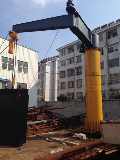 熱烈祝賀：靖起自行研發(fā)的10T折臂吊，試車成功！