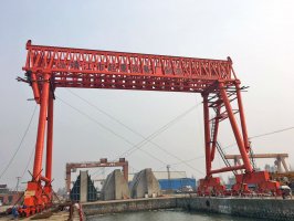 雙主梁半門式起重機(jī)有哪些特點(diǎn) 雙主梁半門式起重機(jī)有哪些特點(diǎn)