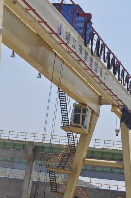 門(mén)式起重機(jī)的結(jié)構(gòu)特點(diǎn)和使用環(huán)境