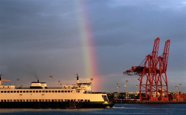 港口起重機(jī)的種類眾多，如何提高競(jìng)爭(zhēng)力