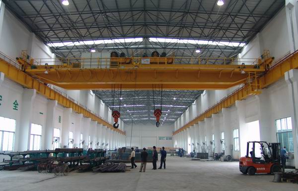 雙梁橋式起重機購買時需要考慮哪些問題？