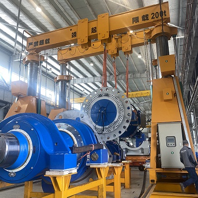 靖起介紹液壓龍門(mén)吊主要零部件的保養(yǎng)步驟