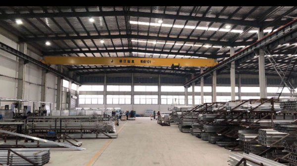 歐式起重機(jī)應(yīng)用防搖擺技術(shù)，優(yōu)勢(shì)有哪些？