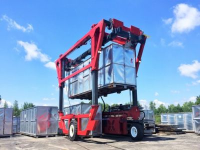 選用集裝箱跨運(yùn)車，優(yōu)勢(shì)有哪些？