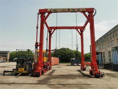 輪胎式龍門(mén)吊在集裝箱碼頭場(chǎng)所的廣泛應(yīng)用