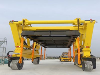 集裝箱跨運車優(yōu)勢多，應(yīng)用廣！