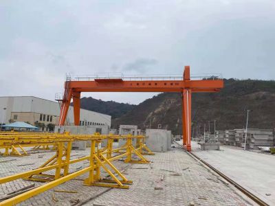 雙梁龍門吊的設計優(yōu)勢有哪些？