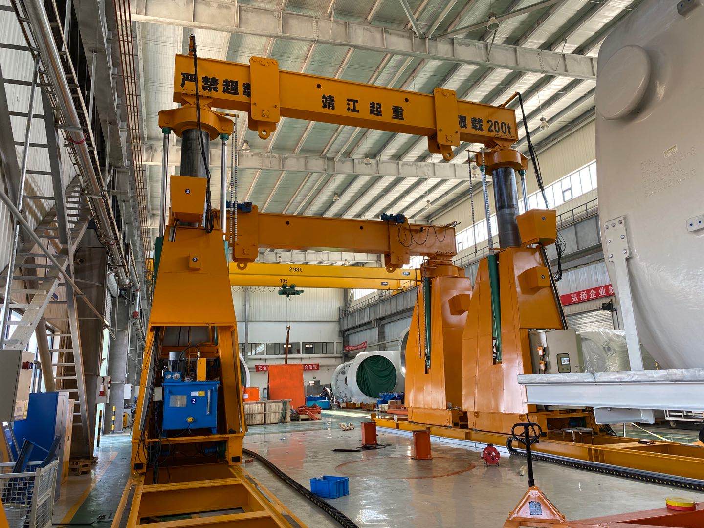 液壓龍門吊按需定制的價(jià)格由哪些因素決定？