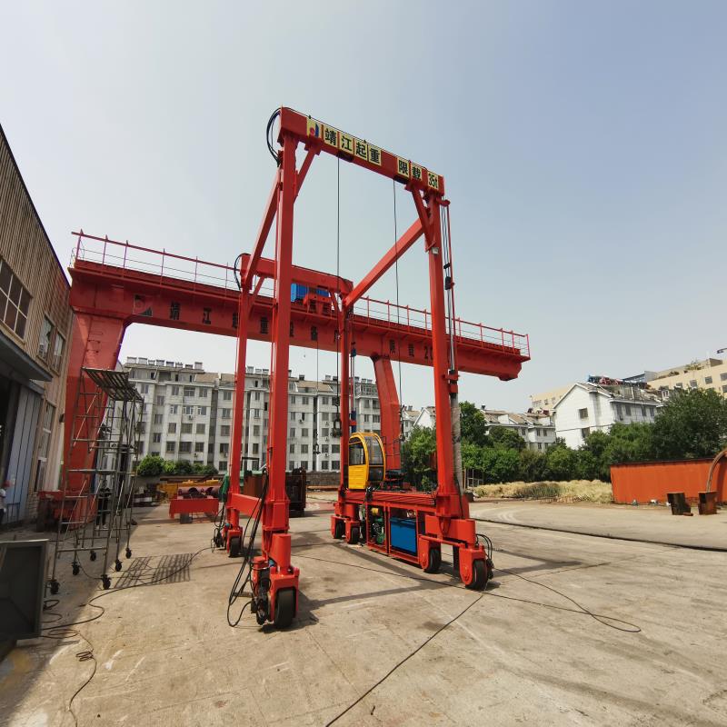 輪胎式集裝箱龍門吊，提升物流效率！