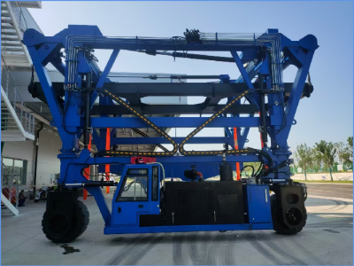 跨運(yùn)車(chē)的智能化與安全性不斷提升